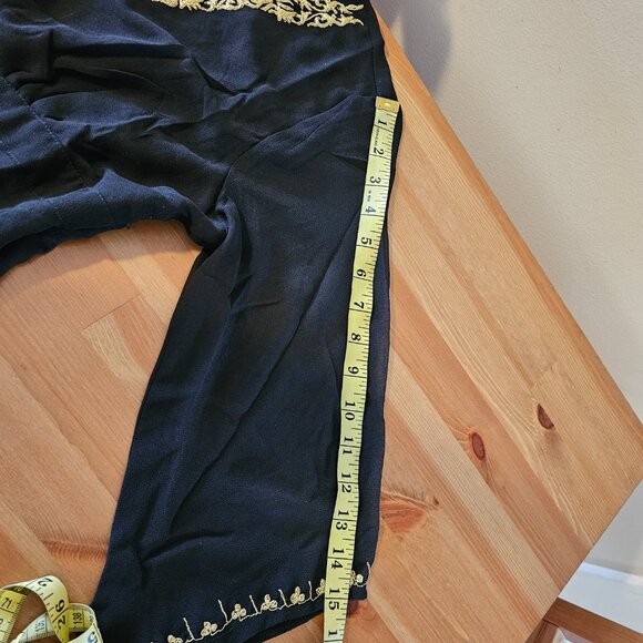 She's Cool - Vintage Gold Floral Lace V Neck Blouse - Black - Picture 4 of 11